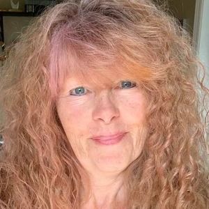 Meet your Posher, Carole